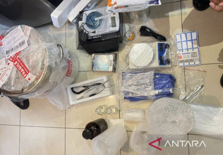 Bahan Baku Lab Narkoba Apartemen Pluit Impor dari India, Bos Besarnya Masih di Luar Negeri
