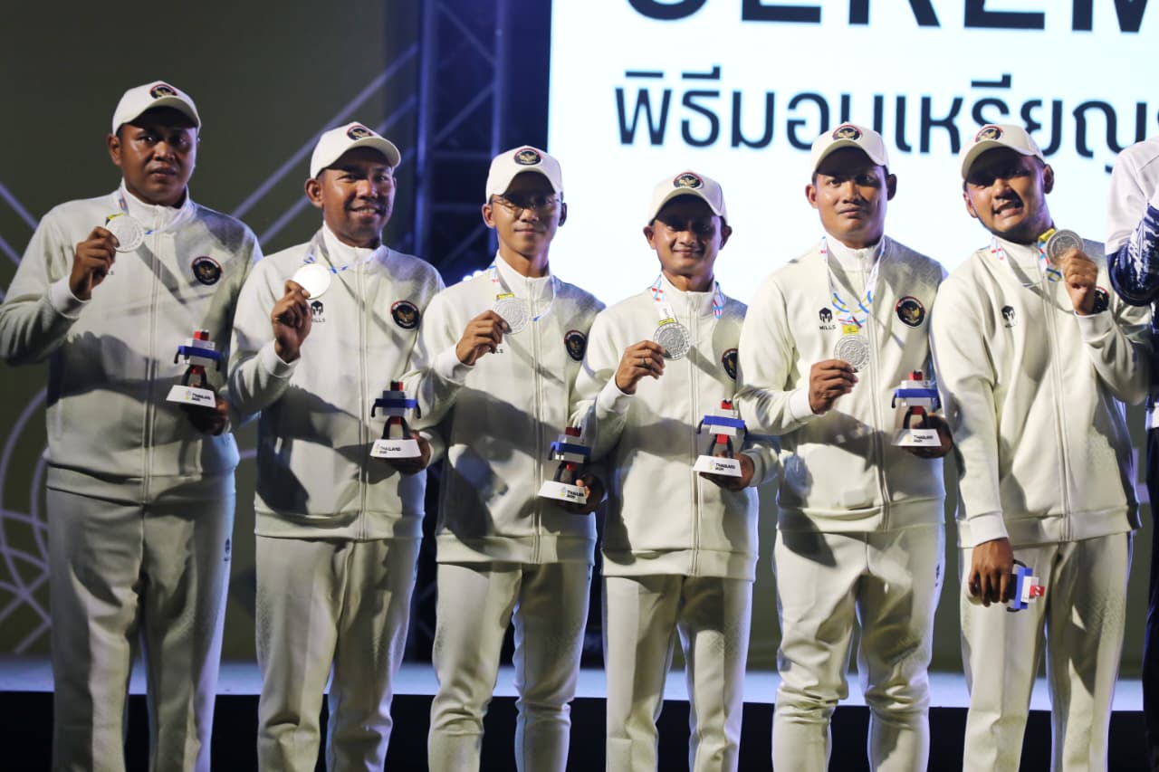 Medali perak datang dari nomor men's team stroke . Foto MP