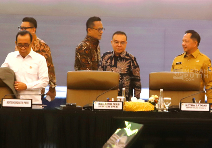 Rapat Koordinasi Pimpinan DPR dengan Satuan Tugas Pemulihan Pascabencana Sumatera 