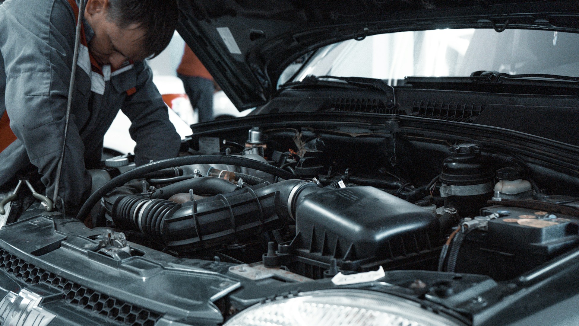 Tips Memilih Oli agar Mesin Mobil Tetap Terjaga, Jangan Sampai Salah!