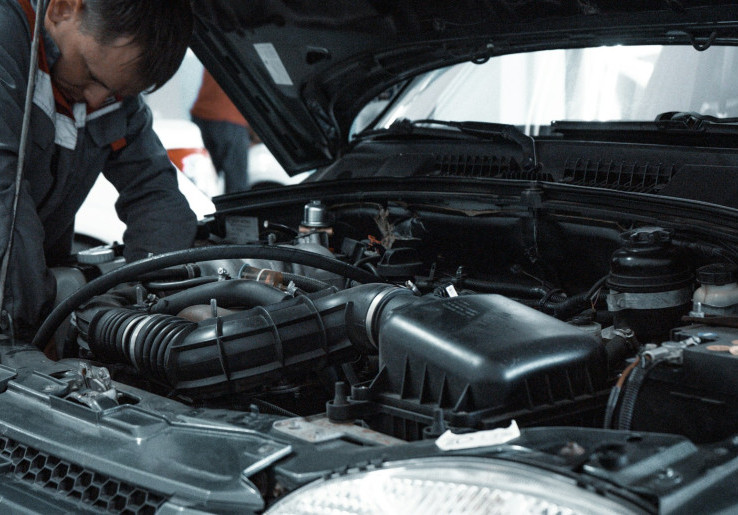 Tips Memilih Oli agar Mesin Mobil Tetap Terjaga, Jangan Sampai Salah!