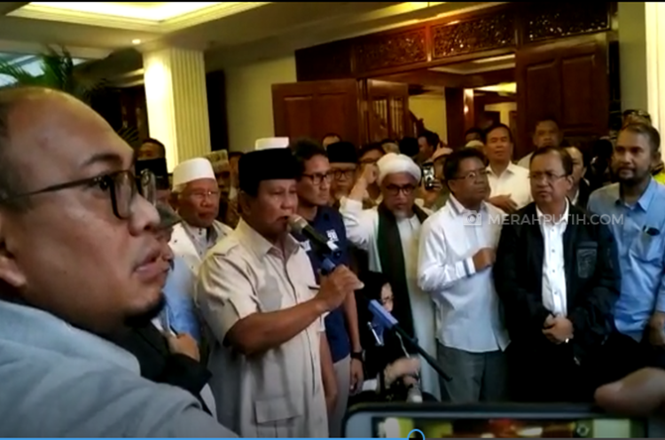 Pengamat Duga Prabowo Pura-Pura Menang Demi Cegah Anarki