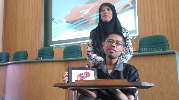 Fahmi Husein Mahasiswa Difabel UGM Raih Penghargaan Design Contest Terbaik