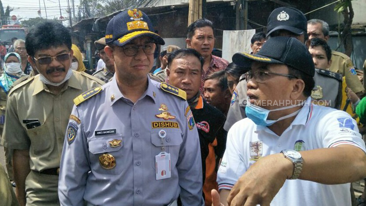 Anies Tinjau Langsung Kebakaran Hebat di Museum Bahari