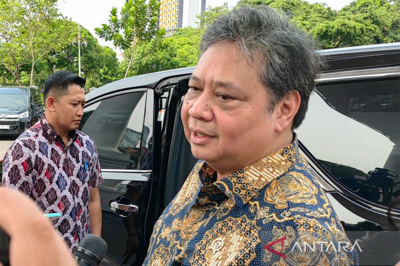 Airlangga Sebut Pertemuan Jokowi dengan Ketum Parpol Tidak Bahas Koalisi Besar