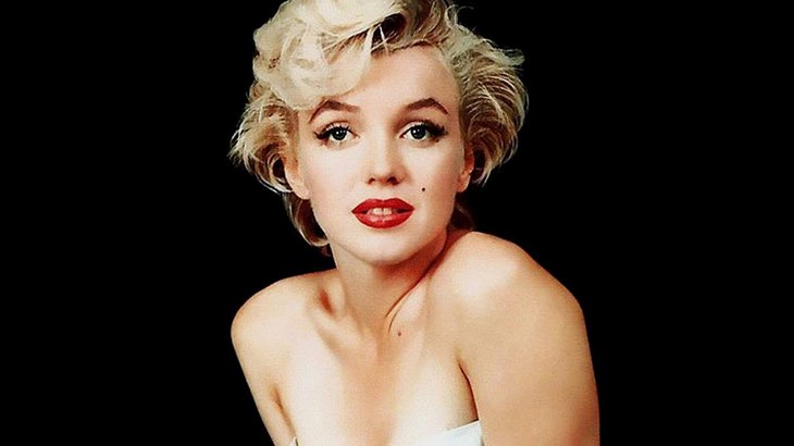 Hugh Hefner Dimakamkan di Sebelah Marilyn Monroe