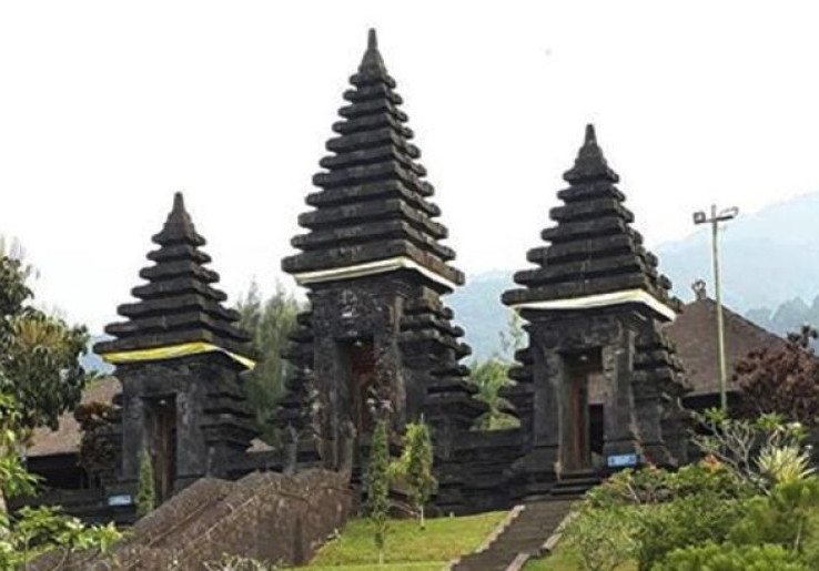 Pura Parahyangan Agung Jagatkarta, Berada dalam Kesejukan Gunung Salak