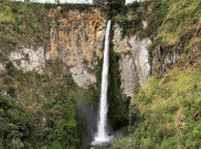 Cantiknya Air terjun Sipiso-piso, Salah Satu Sumber Air Danau Toba