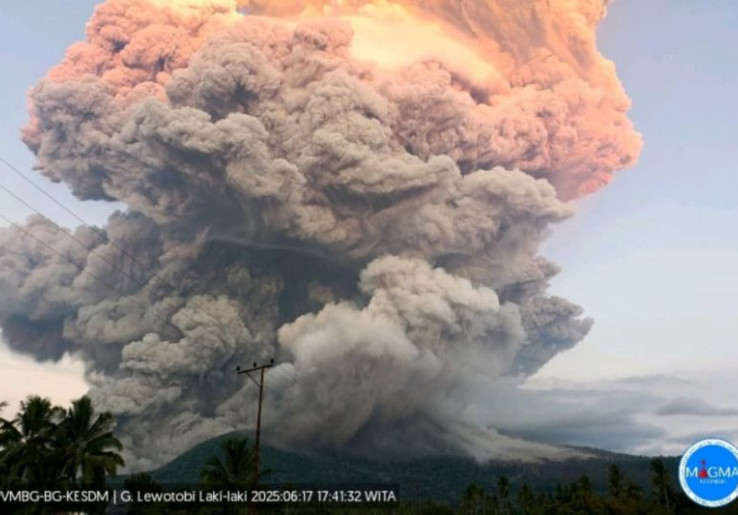 Aktivitas Vulkanik Meningkat, Status Gunung Lewotobi Laki-Laki di NTT Naik ke Level Awas