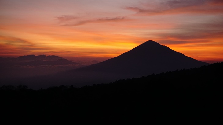 Pendakian Menyisakan Sampah, Komunitas Pendaki Gunung Bandung Inisiasi 'Logbook 50 Gunung'