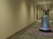 Rosé, Robot Kepala Pelayan Hotel Pembawa Anggur