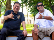 Bertemu dengan Ronaldinho, Airlangga Sebut Indonesia dan Brazil Punya Iklim Sama