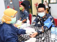 Kiai Ponpes Khas Kempek Cirebon Divaksin COVID-19