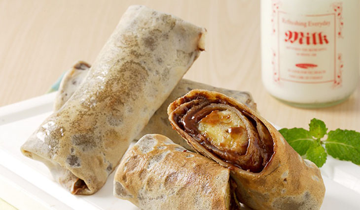 Sajikan Crepes Bersaus Cokelat untuk Semangat Pagi