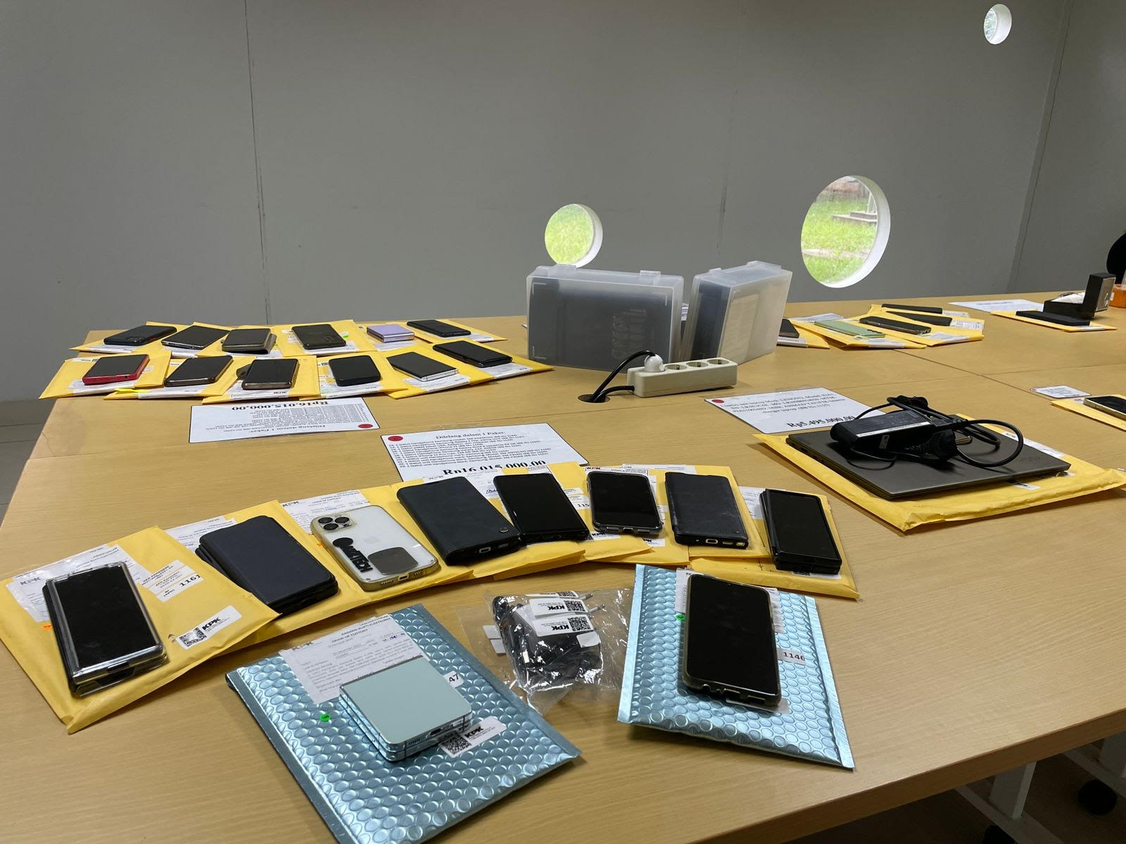 Lelang HP Sitaan Koruptor: iPhone Hingga Samsung Mulai Harga Rp 1,9 Juta, Pahami Syarat dan Mekanismenya
