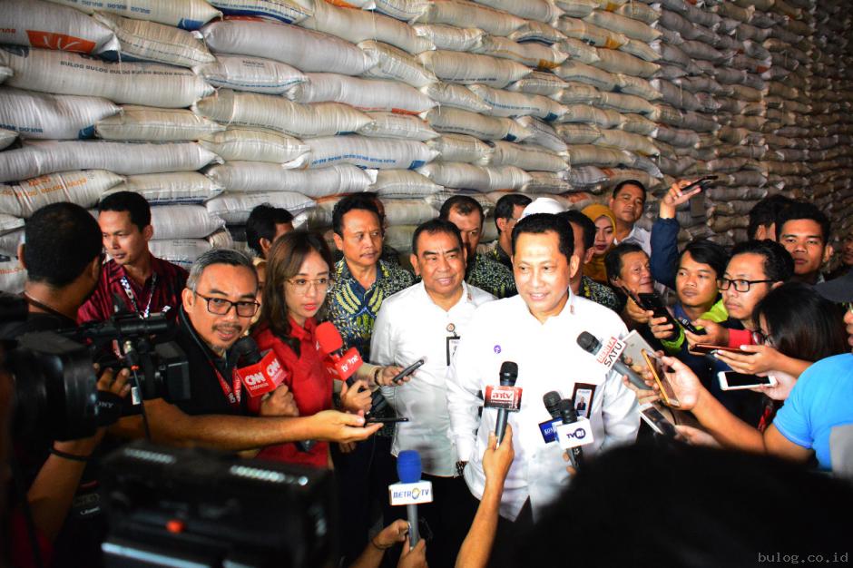 Bulog Serap 700 Ribu Ton Gabah Petani