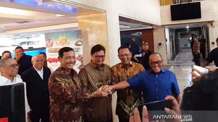 Tokoh Golkar Puji Bamsoet yang Tak Berambisi Jadi Ketum