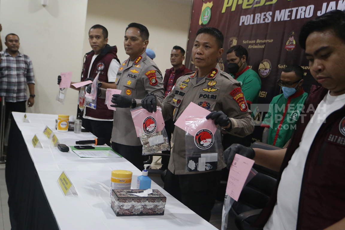 Pengungkapan Kasus Narkoba Artis Virgoun Tambunan di Polres Jakbar