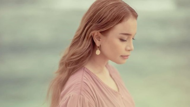 Rossa Gandeng Lee Dong-Hae 'Super Junior' di Musik Video 'The Heart You Hurt'