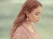 Rossa Gandeng Lee Dong-Hae 'Super Junior' di Musik Video 'The Heart You Hurt'