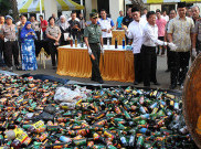 Polrestabes Surabaya Musnahkan Ribuan Botol Miras