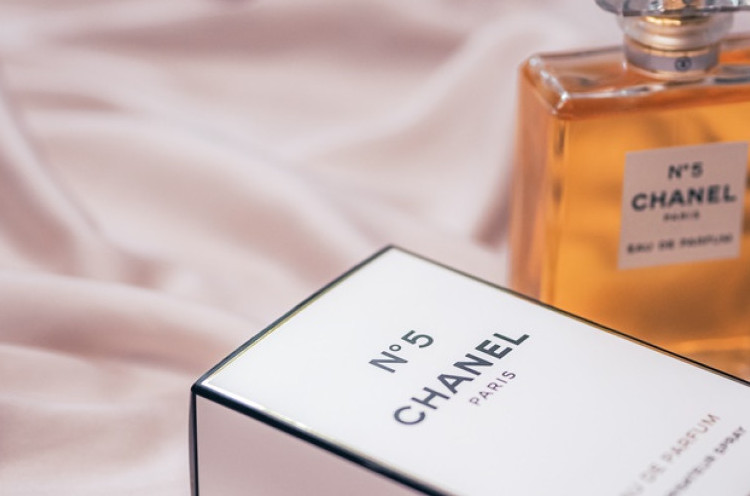 Cara Pakai Kertas Tester Parfum yang Benar