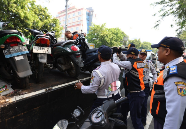 Pemprov DKI Perangi Parkir Liar, 600 Personel Gabungan Turun Tertibkan 15 Titik Prioritas