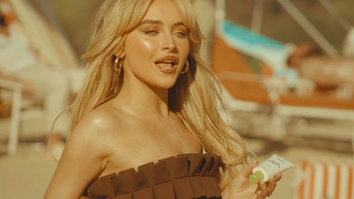 Sabrina Carperter Tampil Mewah Kenakan Gaun Madonna di MTV VMas 2024