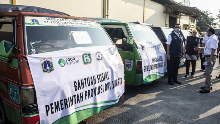 Pemprov DKI Baru Salurkan 40 Persen Beras Bansos ke Warga