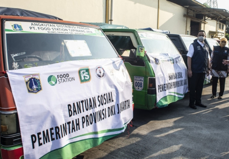 Pemprov DKI Baru Salurkan 40 Persen Beras Bansos ke Warga