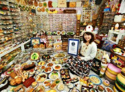 Wow, Perempuan ini Punya Koleksi Makanan Plastik Terbanyak di Dunia