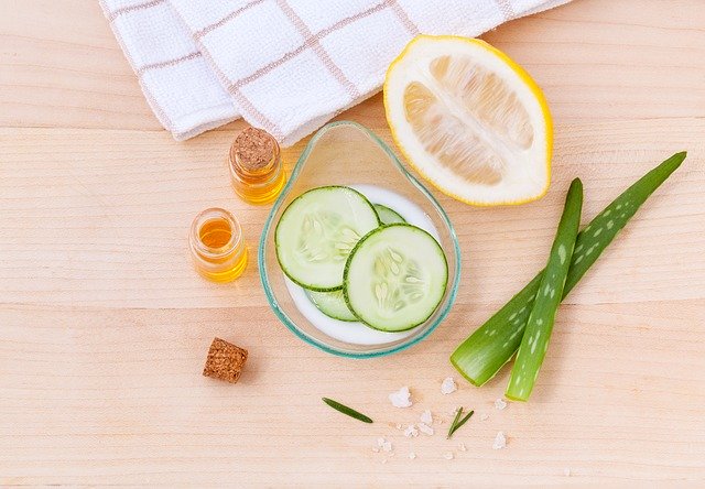 Timun menjadi bahan alami yang ampuh hilangkan kantung mata. (Foto pixabay kerdkanno)