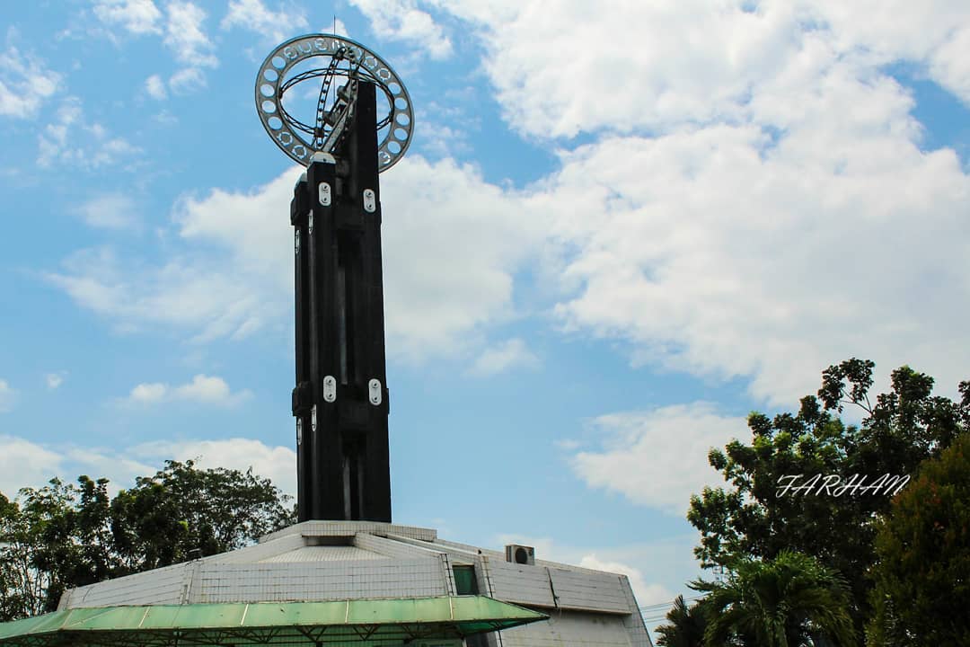 Tugu Khatulistiwa menjadi salah satu incaran pelancong (Instagram/mfarhangunantika)