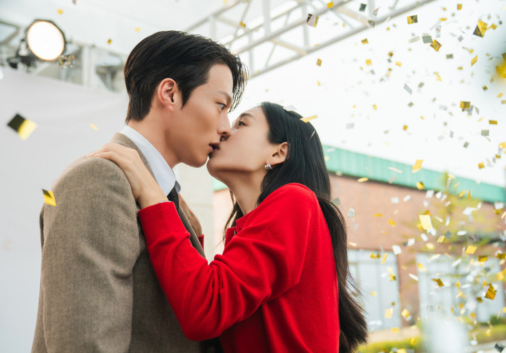 Ahn Eun-jin dan Jang Ki-Young Ciuman lagi di ‘Dynamite Kiss’ Episode 4, Kali ini Melibatkan Preman
