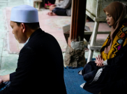 Usai Silaturahmi Ke Abuya Muhtadi, Atikoh Ganjar Berziarah ke Makam Abuya Cidahu