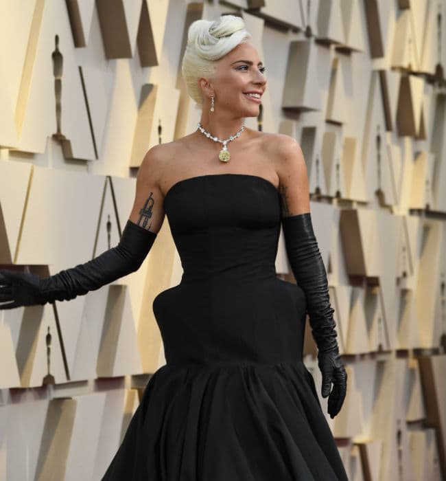10 Selebritas Perempuan dengan Busana Terbaik di Oscar 2019