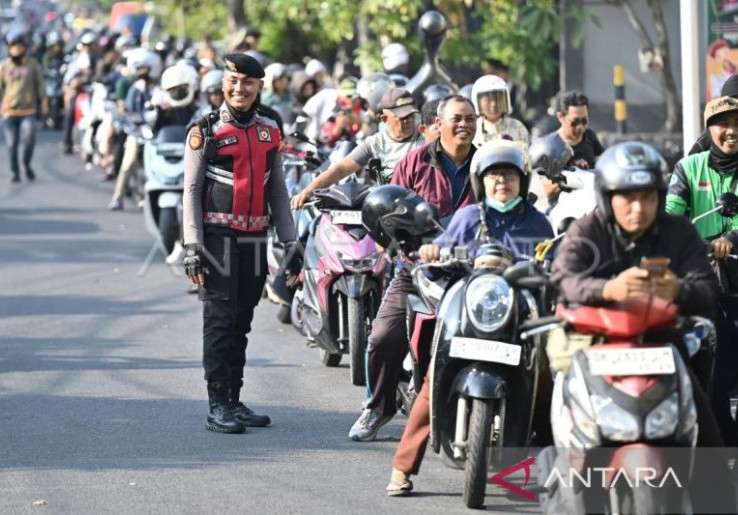 Antrean BBM Makin Parah, Bali Tetapkan Kerja dan Belajar dari Rumah 3 Hari Mulai Besok