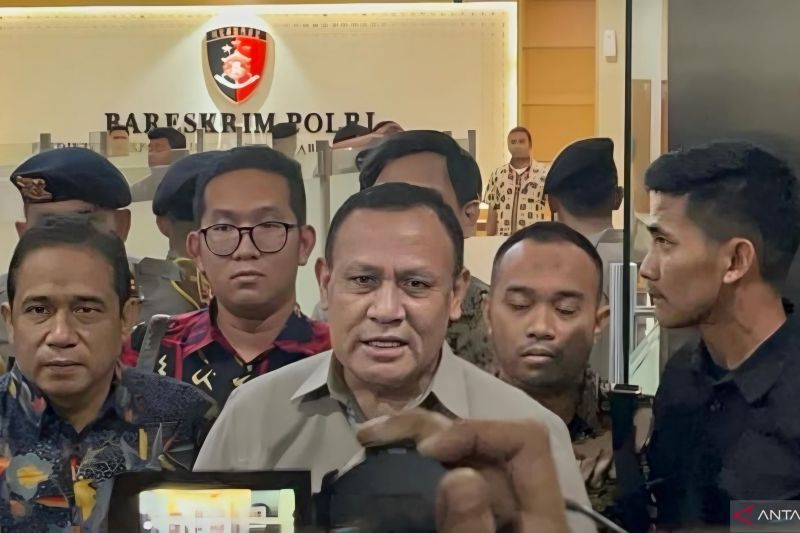 Polisi Pisahkan Berkas Dugaan Suap dan Pencucian Uang Firli