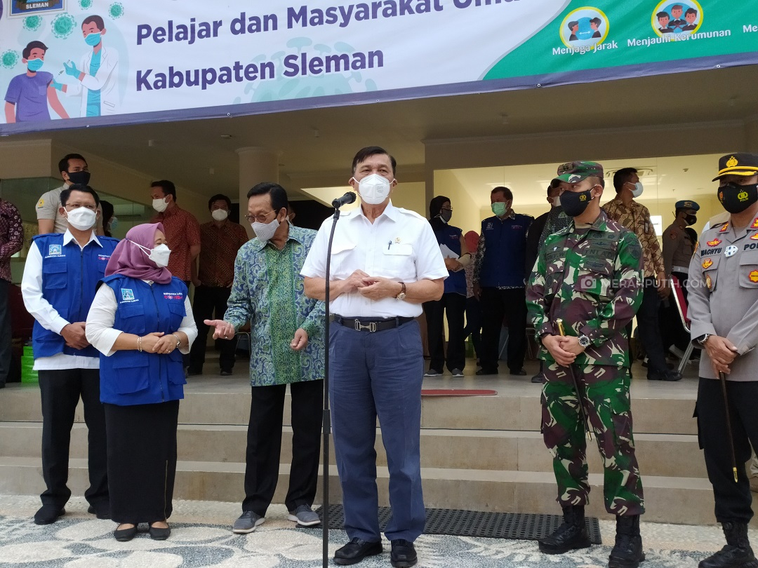 Luhut Wacanakan Masuk Malioboro Tunjukan Kartu Vaksin