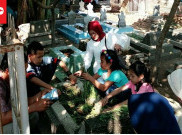 Hari Raya Idul Fitri Warga Kota Cirebon Padati TPU