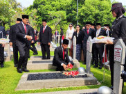 Gibran Pimpin Upacara Peringatan Hari Pahlawan di TMP Kalibata