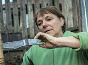 Nenek Chuvina, Si Juara Dunia Lempar Pisau dari Sasovo