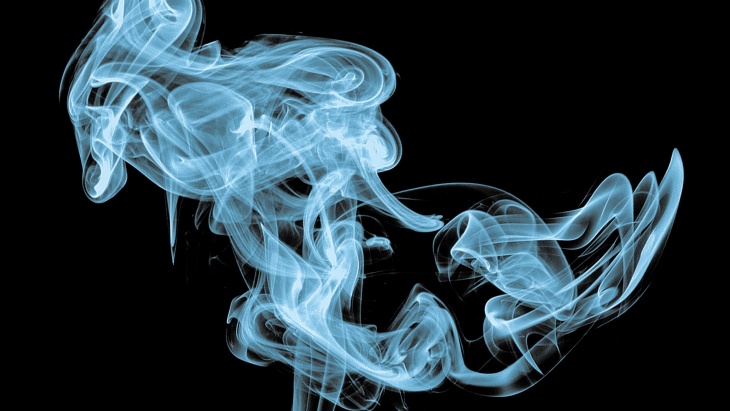 Lebih Bahaya Mana Vape atau Rokok Konvesional? Ini Kata Ahli