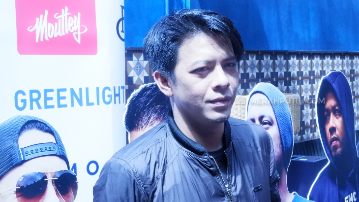 Hingga ke Luar Negeri, Ariel Noah Buru Jaket