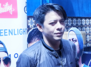 Hingga ke Luar Negeri, Ariel Noah Buru Jaket