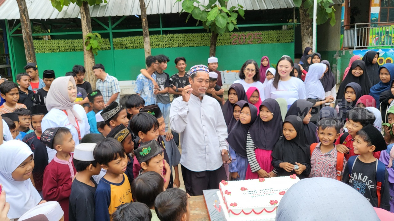 Hidup Ditengah ‘Kepungan’ Gunung Sampah, Anak-Anak di Seputar TPA Bantar Gebang Didorong untuk Bermimpi dan Menjadikan Hidup Lebih Baik di Masa Depan