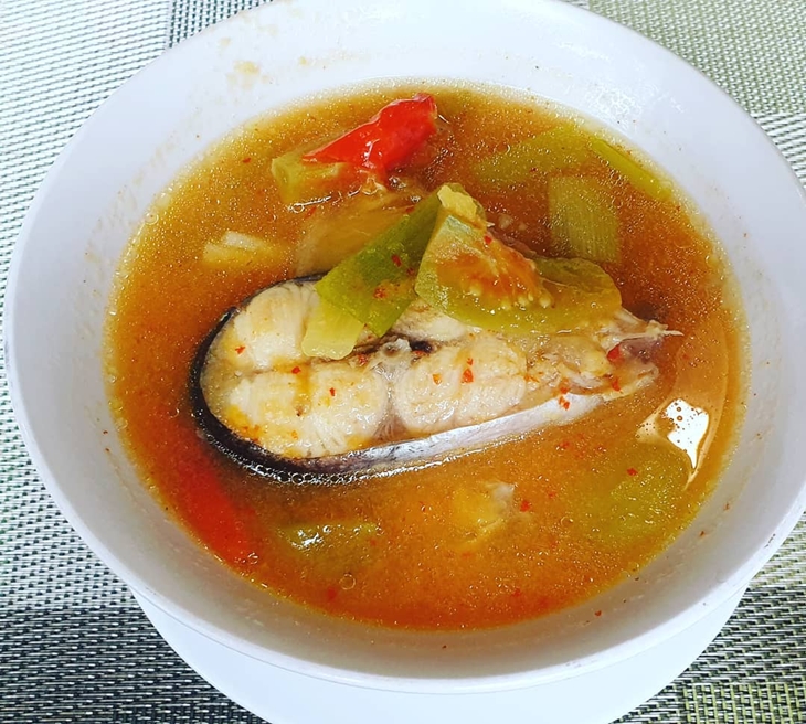 Ikan patin terlebih dahulu dilumuri jeruk nipis dan garam. (Foto: instagram.com/rachmat196920040)