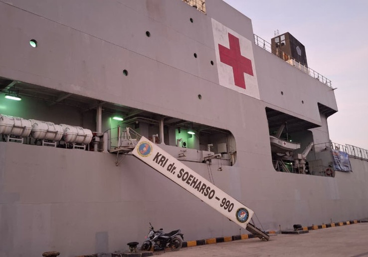 TNI AL Kerahkan KRI dr. Soeharso-990 ke NTT, Bawa Fasilitas Medis Lengkap