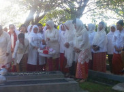 Iriana Jokowi Ziarah Makam Istri Mantan Presiden RI, Dalam Rangka Apa?