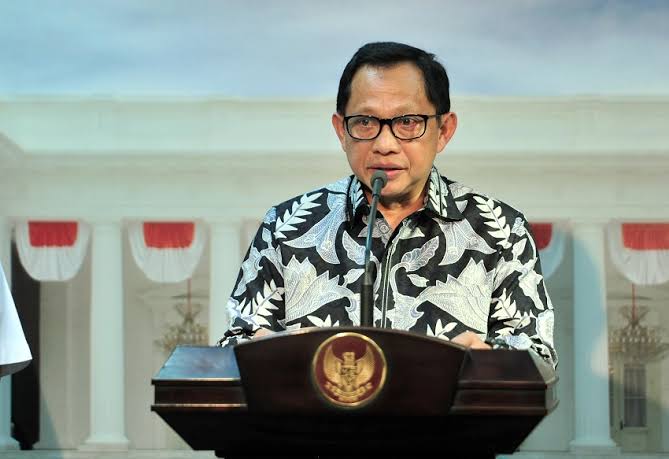 Berobat ke PNG Lewat Jalur Tikus, Gubernur Papua Dinilai Memalukan